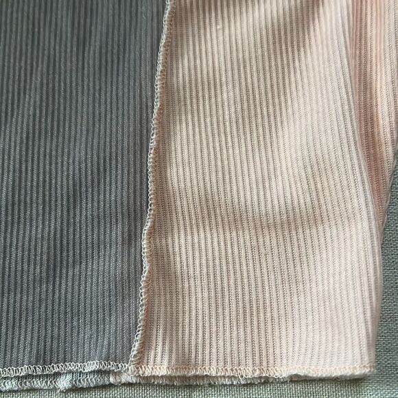 Gray and peach cropped boho ribbed knit shirt M - Picture 5 of 7
